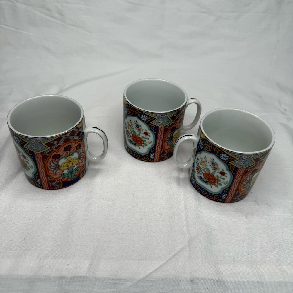 Imari Takahashi Porcelain Tea Cup Coffee Cup or Mug, Japanese Set of 3